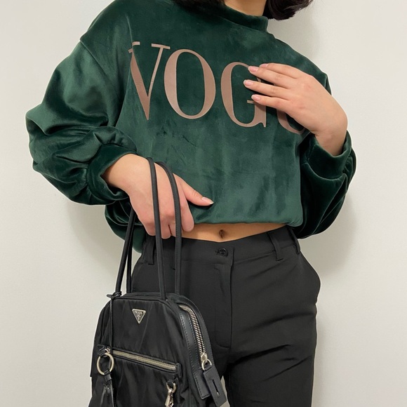 Sweaters - BRAND NEW VOGUE VINTAGE SWEATER